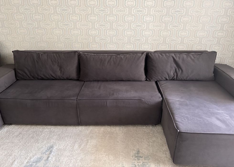 Продается диван в гостинную