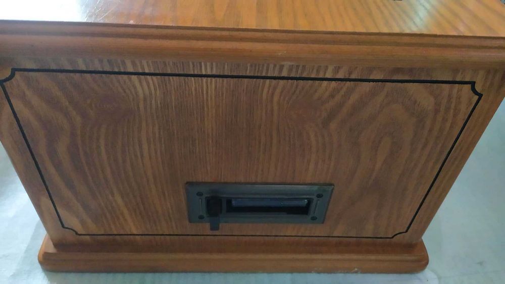 Ретро Грамофон,Касета,СД 3 в едно в отлично състояние от чужбина