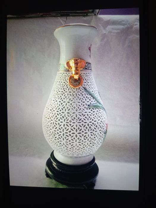 Vază porțelan filigran
