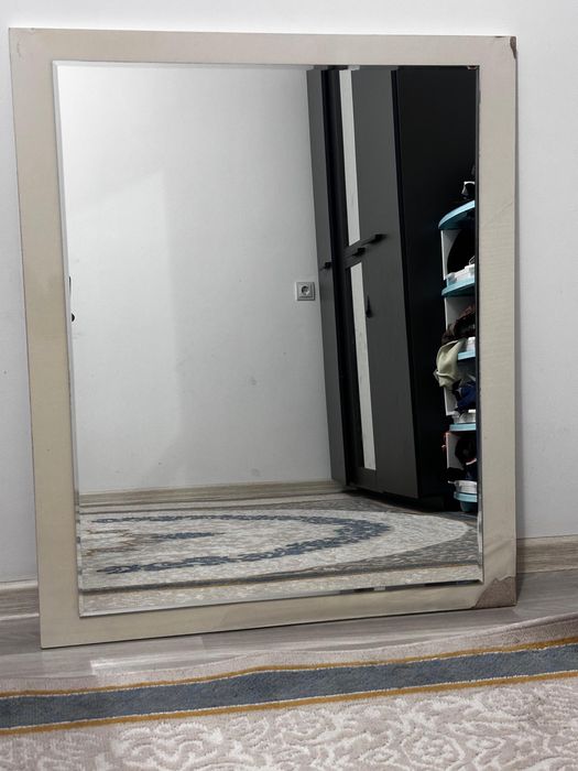 Айна сатылады. Стенаға ілуге болады.