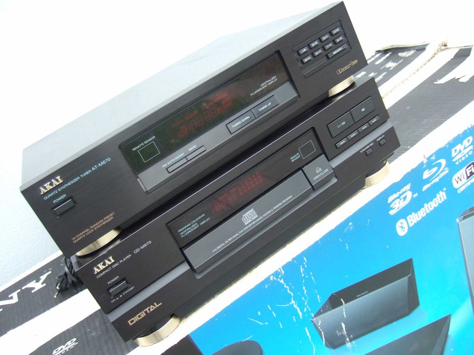 Akai . Doua Aparate Format Midi .