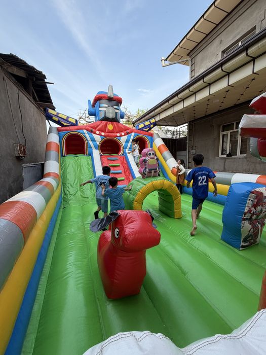 Батут с горкой детский 8/5 м