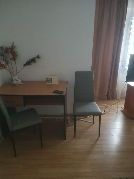 Închiriez garsoniera