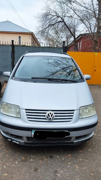 Volkswagen Sharan 1.9 дизель 2002года