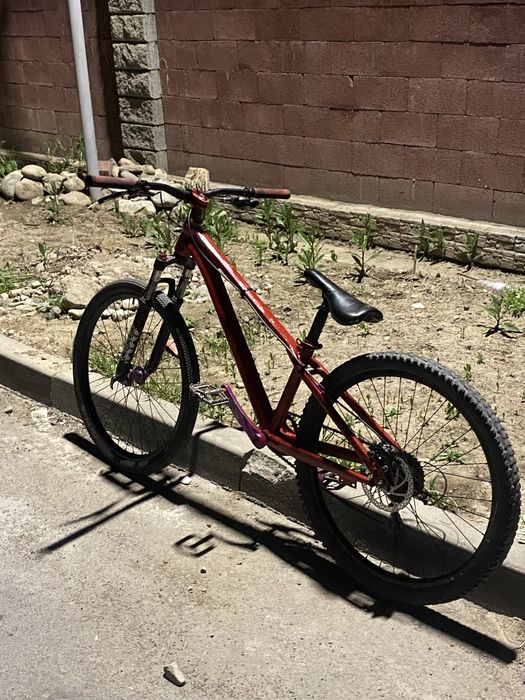 Велик Кастом Дерт.