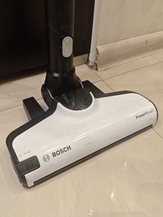 Вертикална прахосмукачка на батерия BOSH