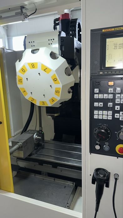 CNC фреза с ЦПУ Robodrill Fanuc Вертикален Обработващ център