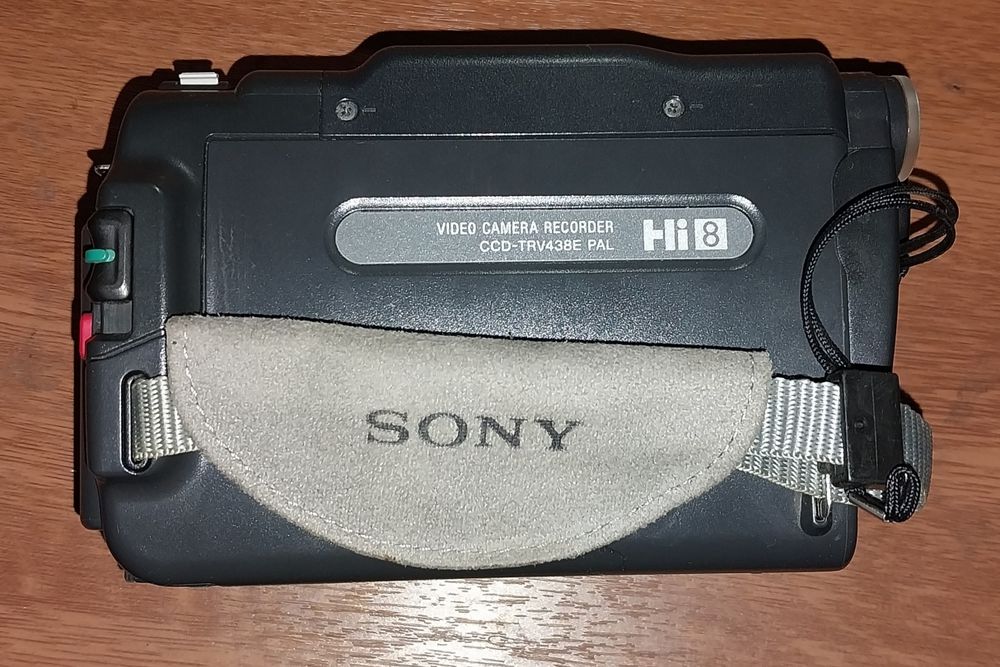 Видеокамера Sony Handycam Video Camera Recorder CCD-TRV438E PAL