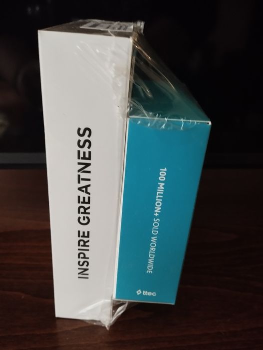 Продава се нов телефон TCL 408