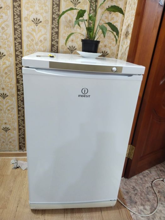 Indesit морозильник в рабочем состоянии