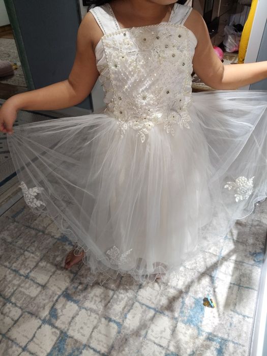 Платье 6-8 лет нарядное