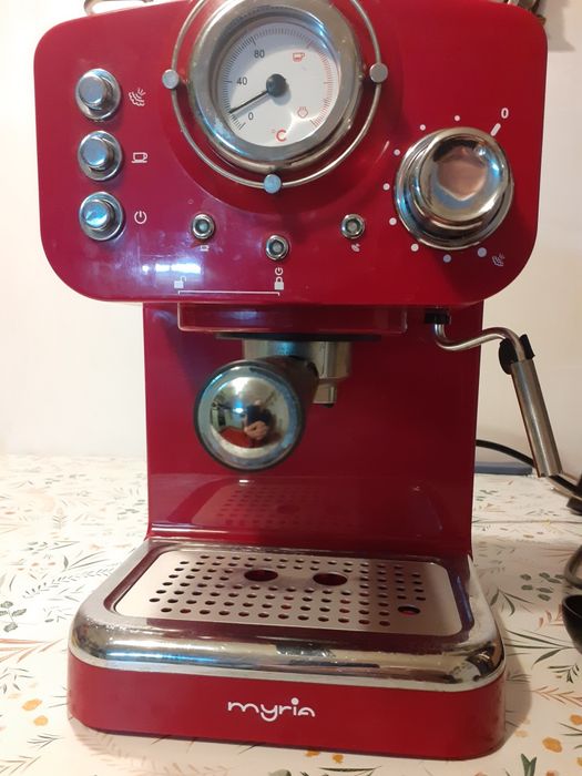 Vand espressor manual MYRIA, MY4052, 1,25l, 1200w, 15bari, rosu-argint