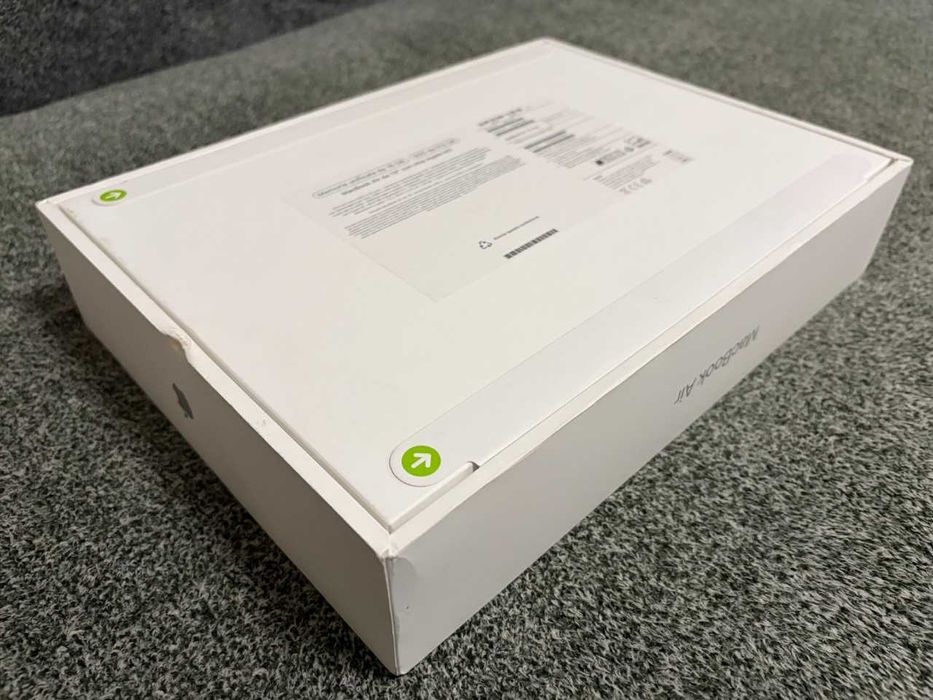 Apple / MacBook Air 13 / M3 / 16+512 / Silver / Sigilat