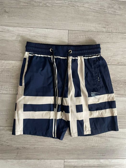 Shorts Burberry Marimea M