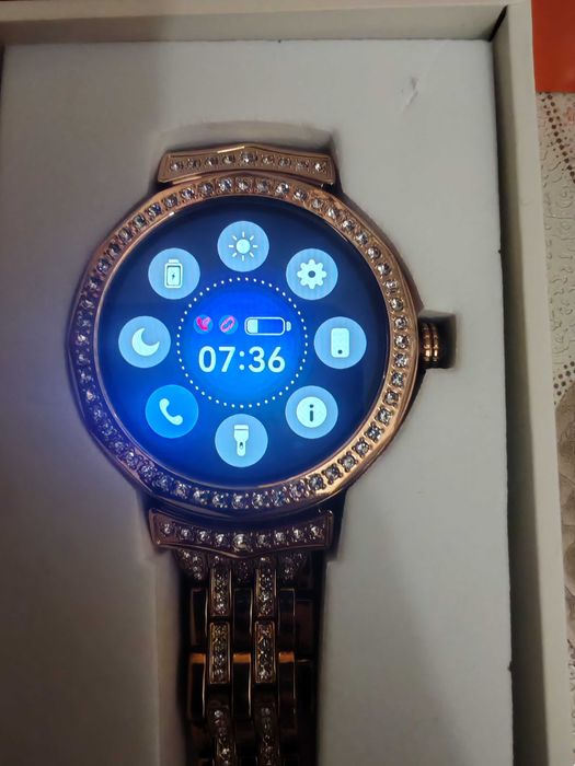 Чисто нов Смарт часовник