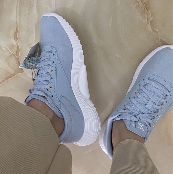 Продам новые кроссовки Reebok lite 4