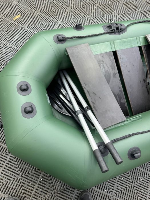 Продам лодку Kolibri