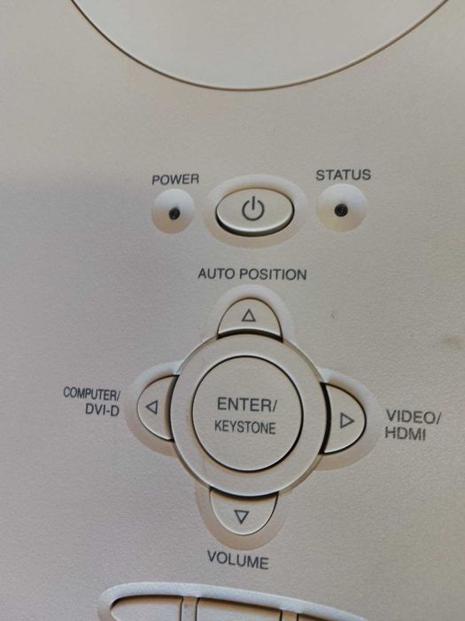 Продавам проектори-2 броя