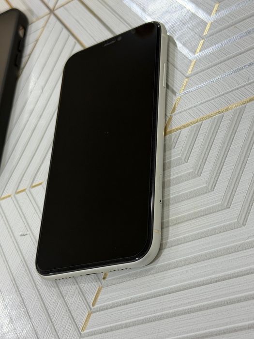 Айфон 11 64 гб  сатылады