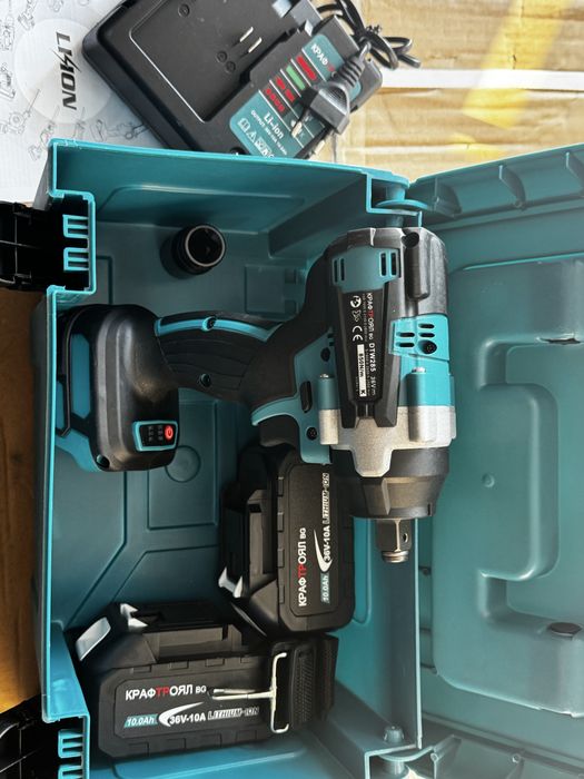 Комбиниран акумулаторен ударен гайковерт винтоверт