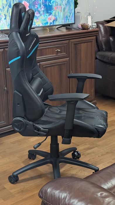 Геймърски стол ThunderX3 TC3 Jet Black