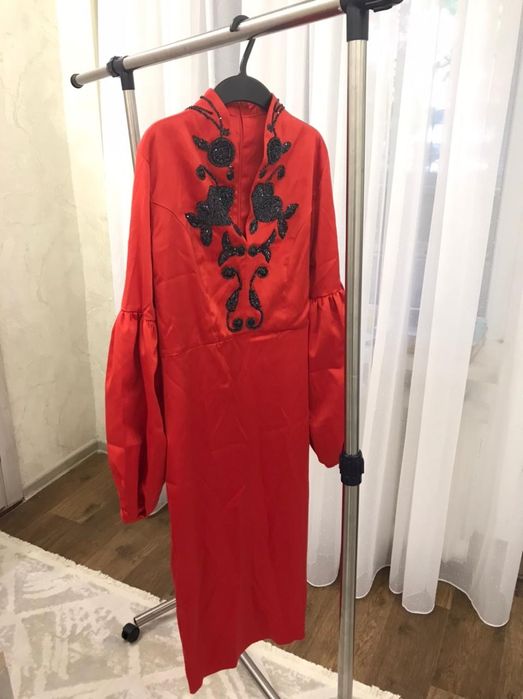 Продам платья нарядные