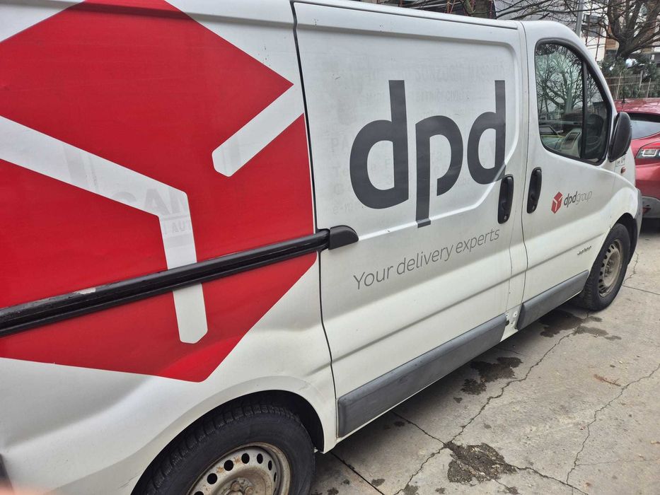 persoana fizica vand renault trafic 1,9 dci