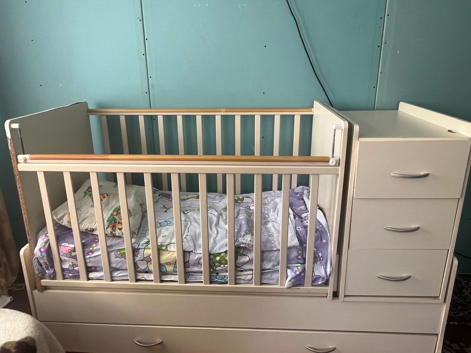 Детская кроватка
