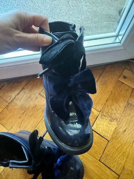 Лачени боти за момиче