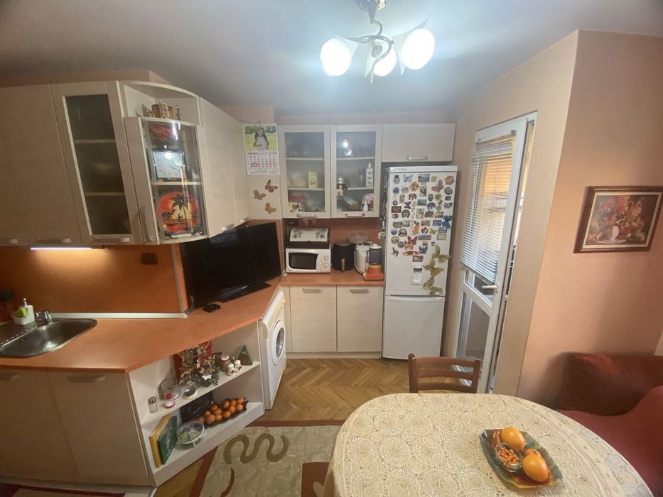 Продава се Тристаен апартамент в Плевен, Дружба 3 - 82 кв.м за 1464 €/кв.м - Снимка #3