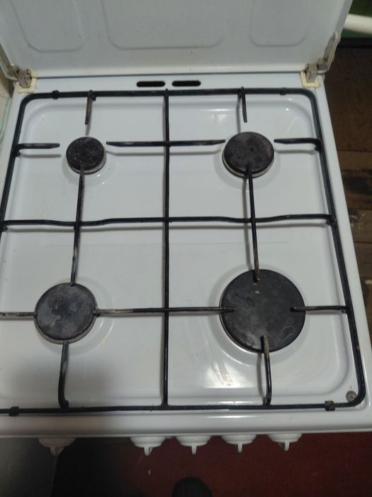 Газовая плита в хорошем состоянии