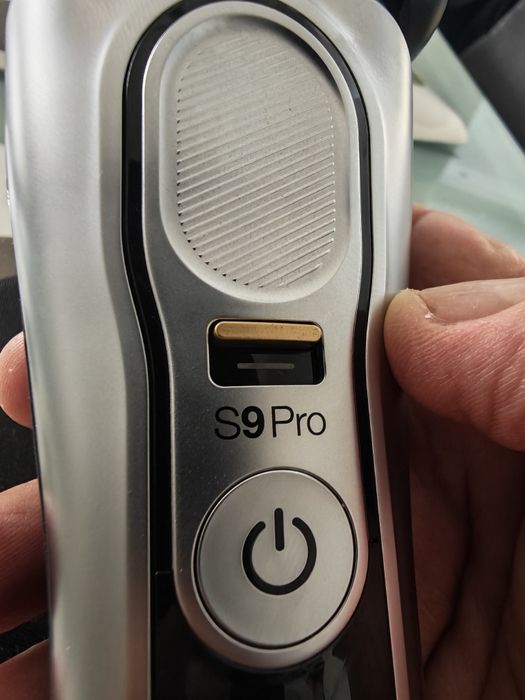 Aparat bărbierit nou Braun S9 Pro