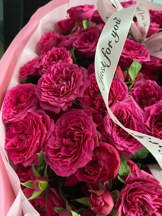 Түнде алынған гүлдер сатылады