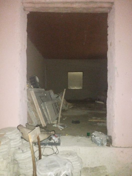 Hovli sotiladi bitgan yashasa buladi tayyor