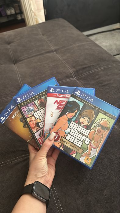 Игровая приставка Sony PlayStation 4