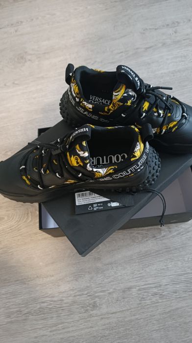 Vând/schimb Adidași Versace