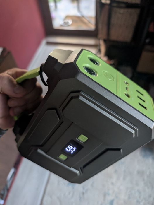 Statie Portabila încărcare 27000 mAh cu priza Panou Solar - Nou !