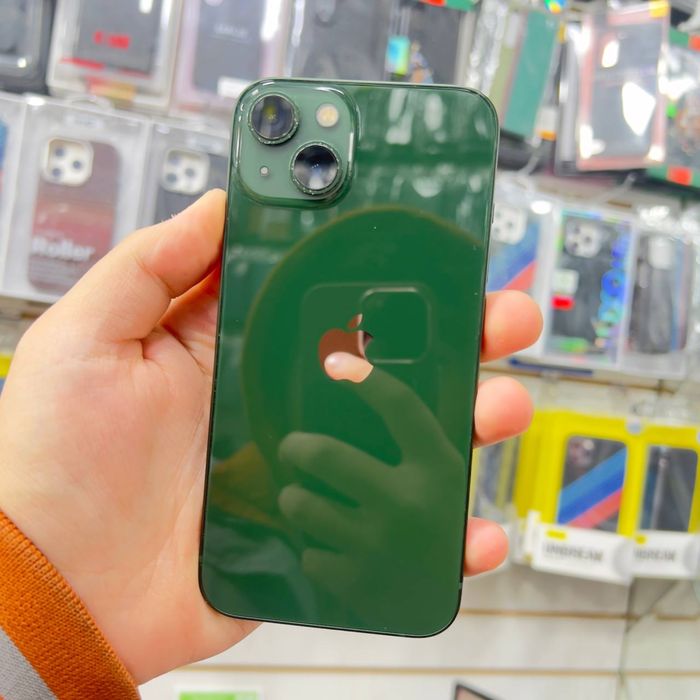 Iphone 13 green