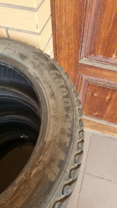 Шины зимние Goodyear