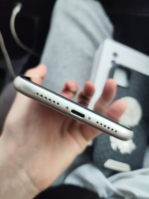 iPhone 11 белый / Оригинал / Коробка / EAC