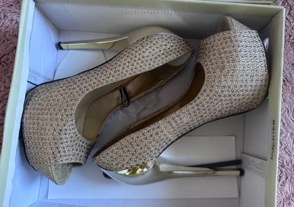 Елегантни обувки на ток - различни видове