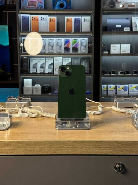 Телефон iPhone 13 256Gb / Айфон 13 256Гб