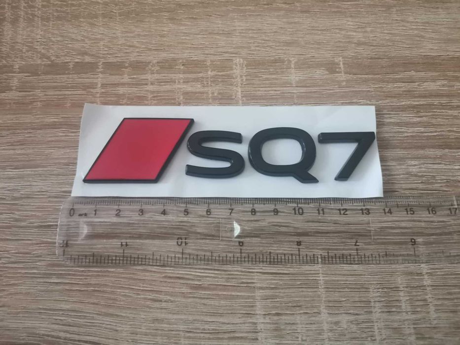 емблема Audi SQ7 нов стил черно с червено