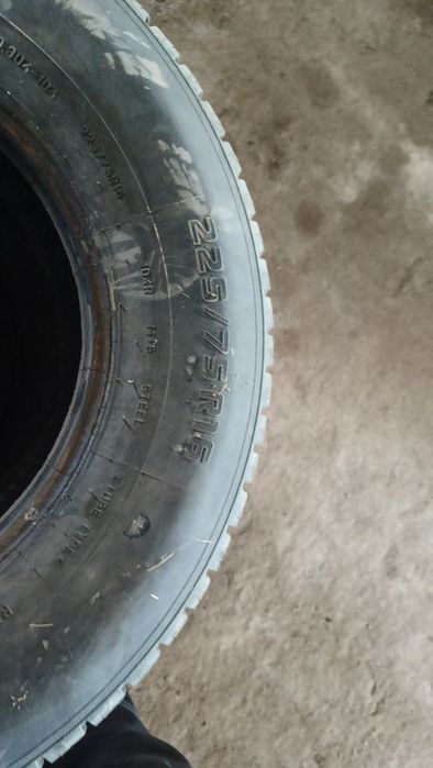 Продам внесезонные шина 225/75/16