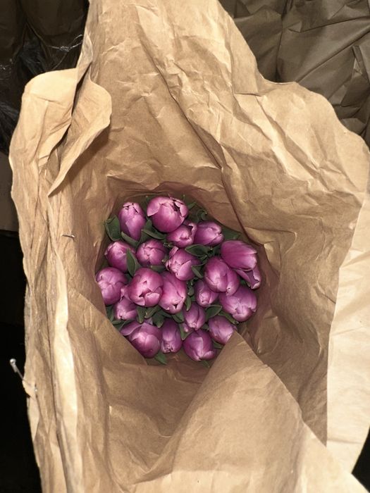 Тюльпаны в розницу/делаю букеты упаковка в подарок