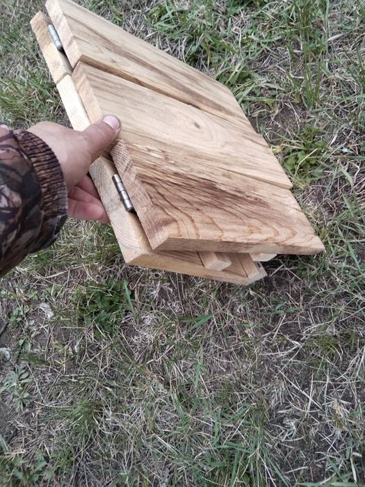 Стульчик из дерева,складывается.