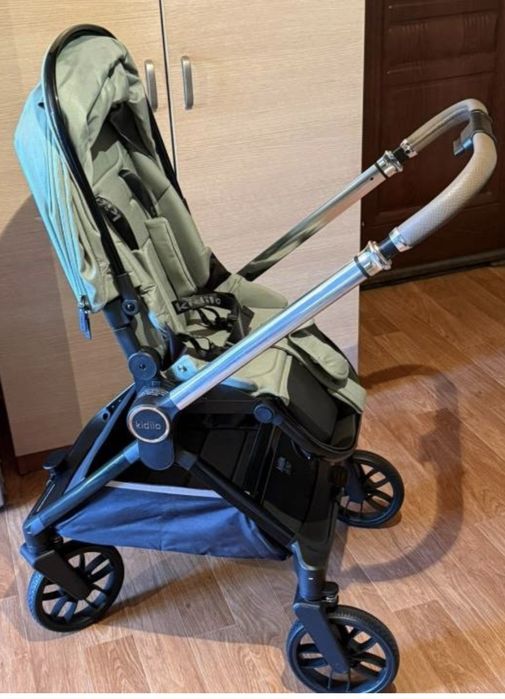 Продам детскую каляску 2в 1
