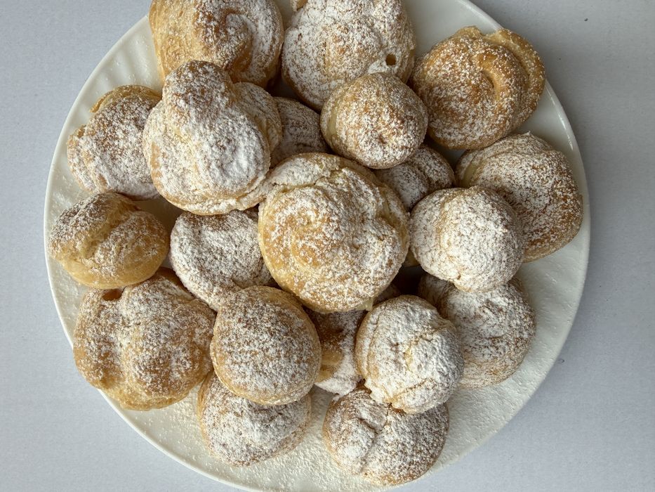 Вкусная выпечка и прлуфабрикаты, салаты