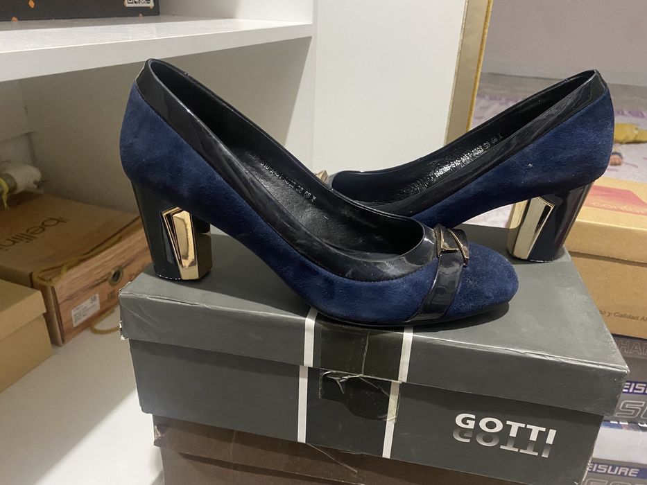 Срочно продаю бу туфельки