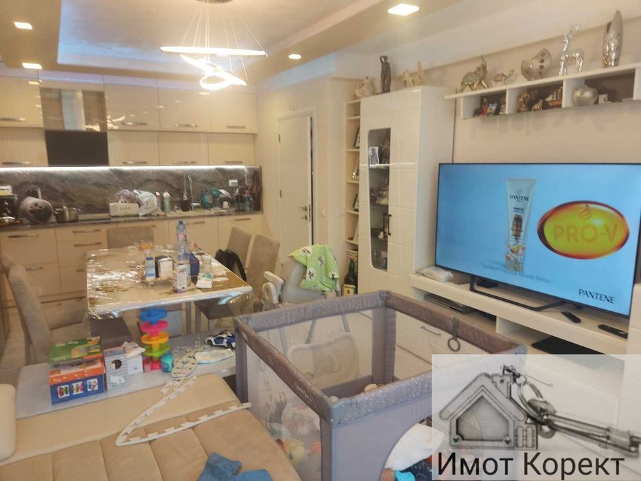 Имот Корект продава обз. 3-Стаен апарт.Стадиона